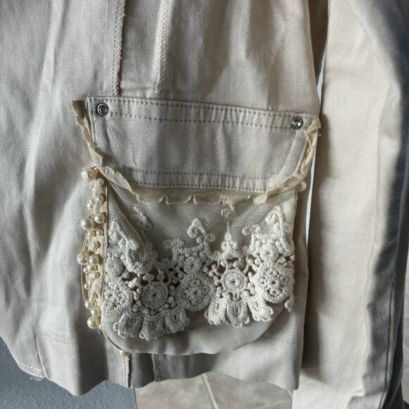 Vintage jacket- Size Medium  beaded pearl and faux diamond studs in areas/beige - Picture 7 of 7